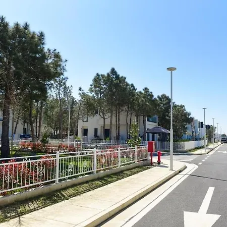 Garden In Vala Mar *