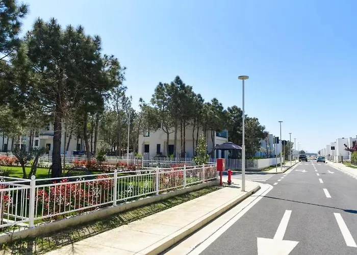 Garden In Vala Mar *